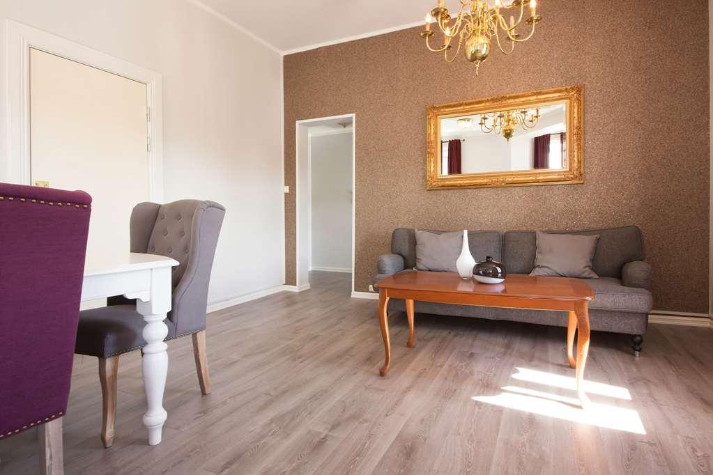 Home Hotel Grand Йёвик Номер фото