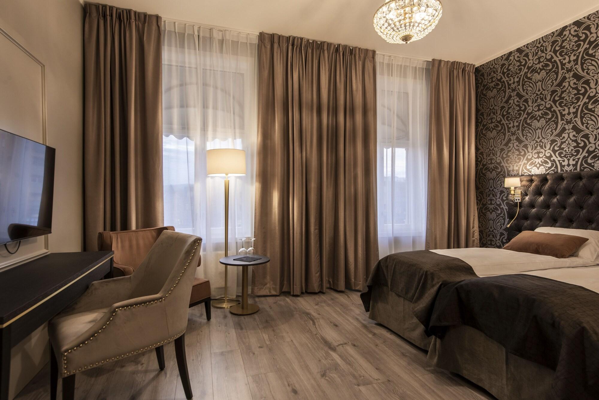 Home Hotel Grand Йёвик Экстерьер фото